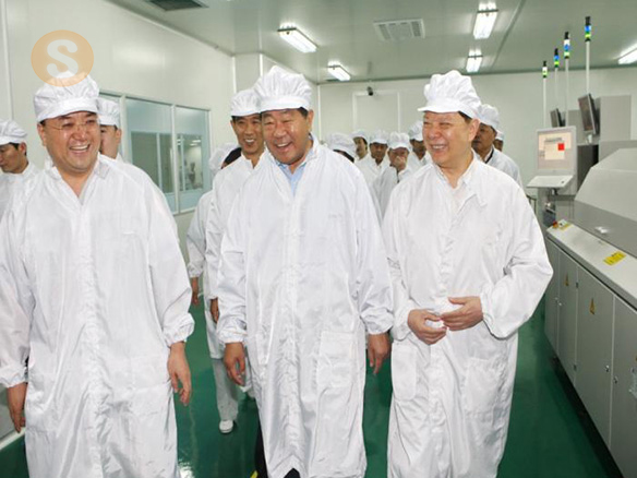 2009年6月11日時任中共中央政治局常委、全國政協主席賈慶林同誌蒞臨公司視察